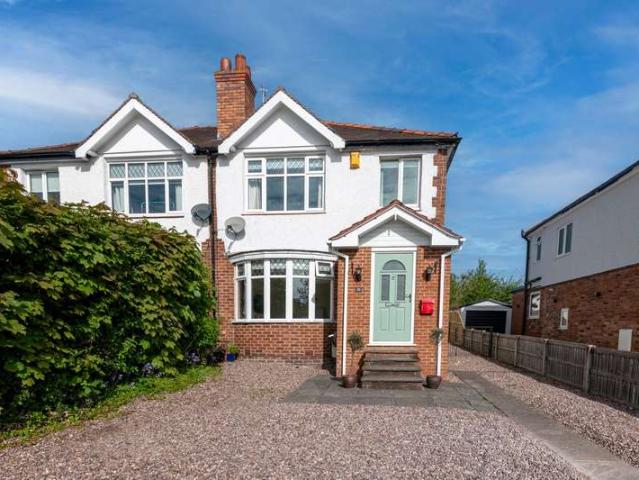 Property for sale in Mold