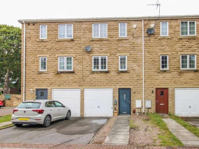 Property for sale in Normanton and Altofts, Altofts