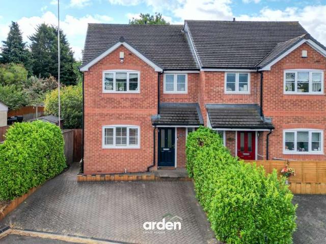 Property for sale in Catshill and North Marlbrook CP, Bromsgrove