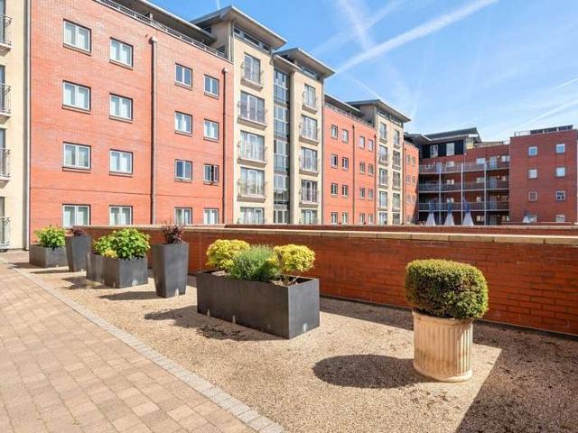 Property for sale in Hoole, Two Mills