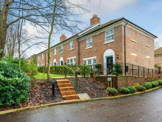 Property for sale in Broadwater Down, Sandown Park
