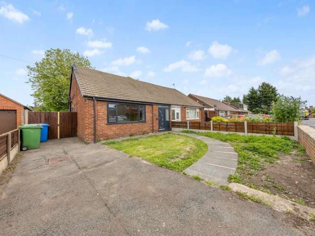 Property for sale in Hood Manor, Warrington