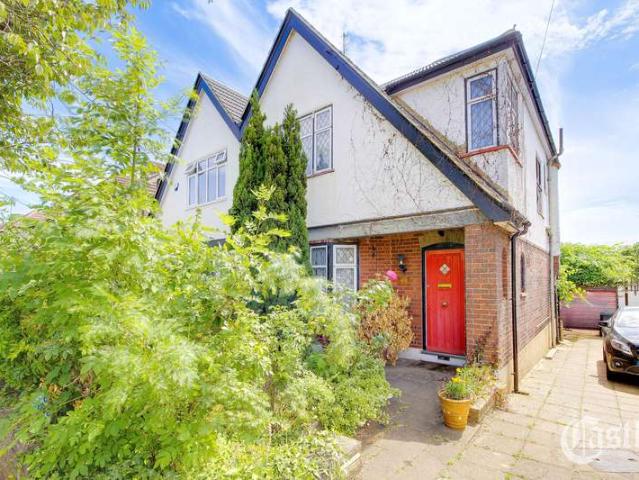 Property for sale in Palmers Green, Greater London