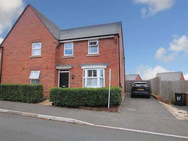 Property for sale in Earls Barton
