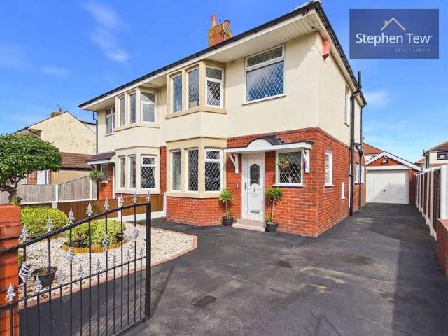 Property for sale in Common Edge