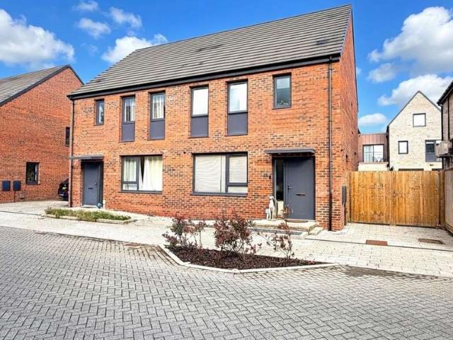 Property for sale in Lowfield, York