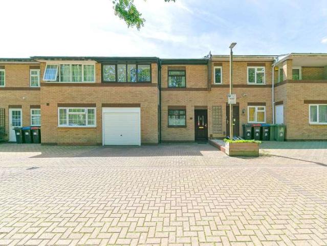 Property for sale in Milton Keynes