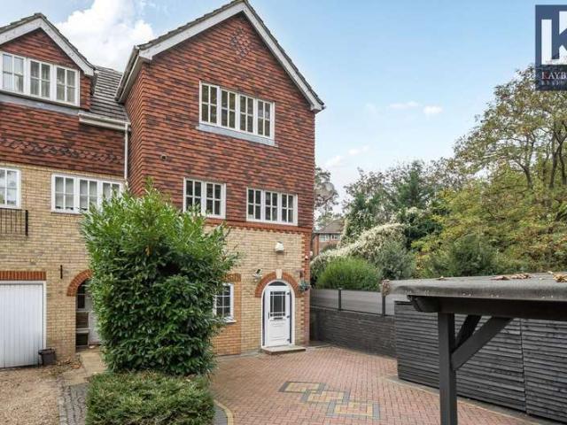 Property for sale in Carshalton Beeches, Greater London
