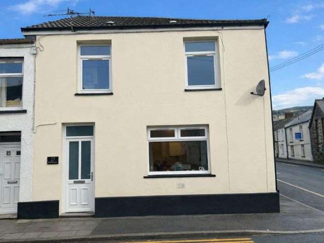 Property for sale in Troed-y-rhiw, Troedyrhiw