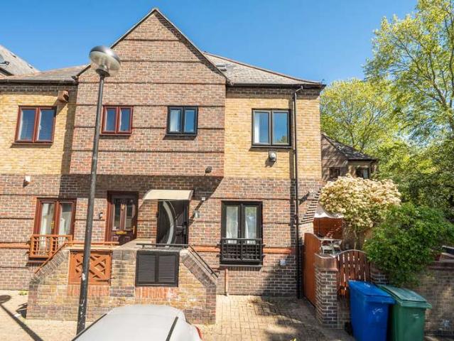 Property for sale in Rotherhithe, Greater London