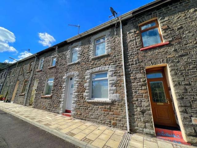 Property for rent in Trehafod