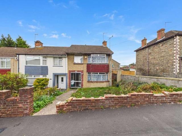 Property for sale in Kingswood