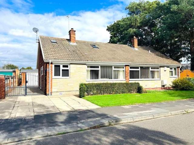 Property for sale in Woodthorpe, High Field