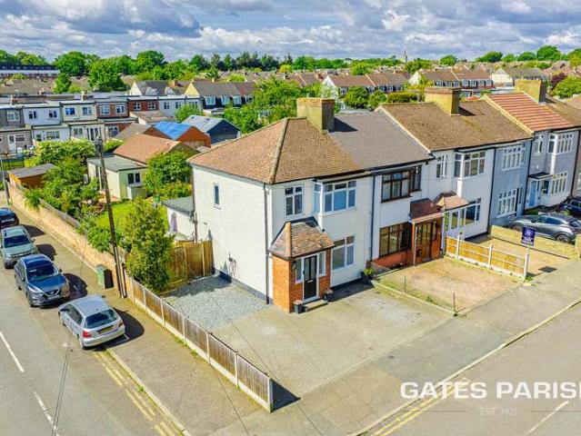 Property for sale in Upminster Bridge, Greater London