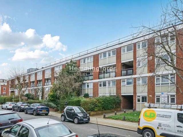 Maisonette for sale in Battersea, Greater London