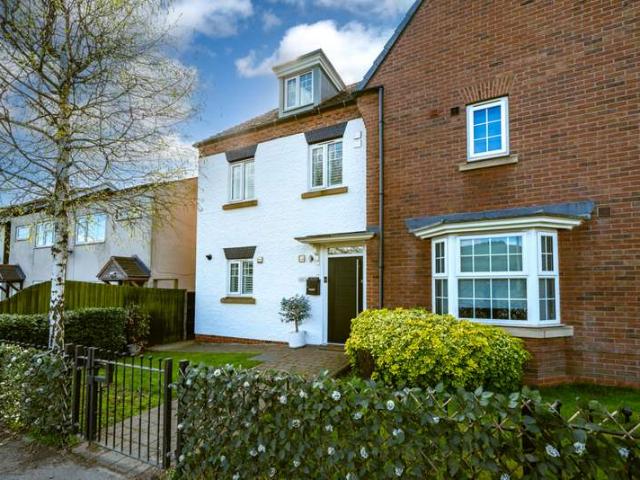 Property for sale in Bromsgrove, Worcestershire