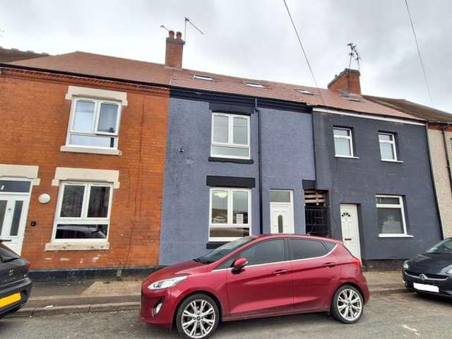 Property for sale in Chilvers Coton, Camp Hill