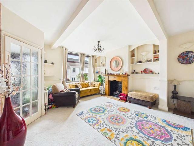 Property for sale in Kingswood