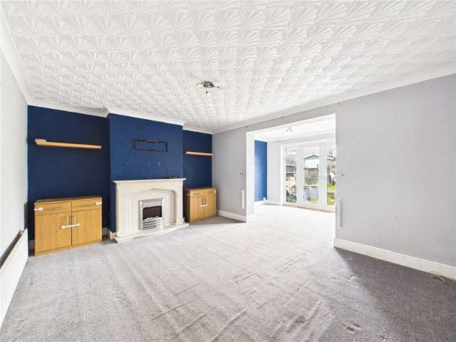Property for sale in Kingswood
