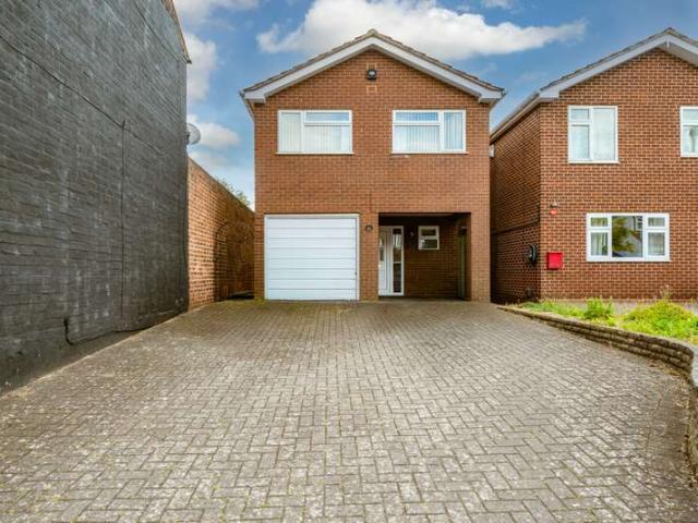 Property for sale in Kingswinford, West Midlands