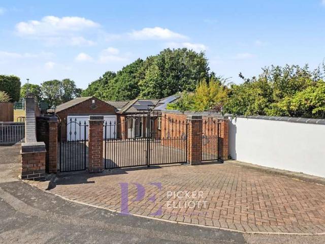 Property for sale in Lash Hill, Barton