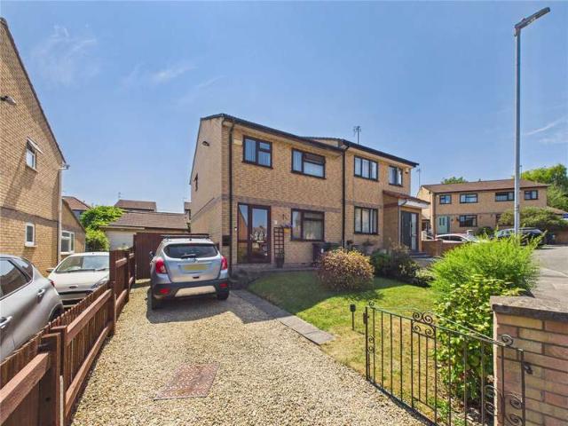 Property for sale in Kingswood