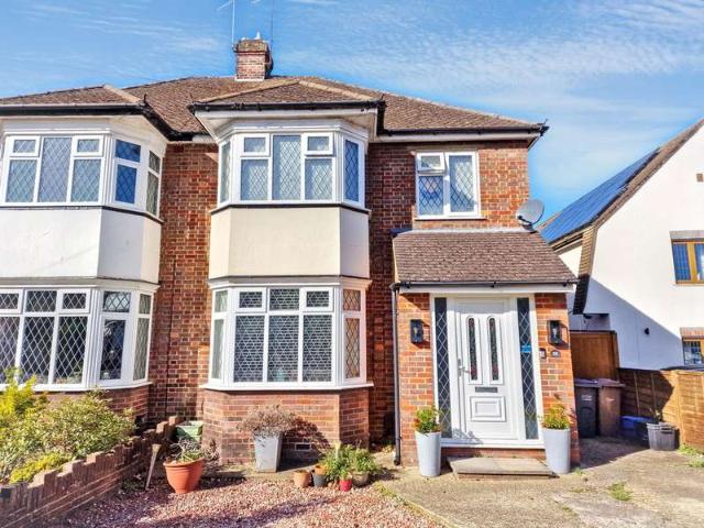 Property for sale in Round Green, Luton