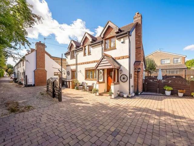 Property for sale in Bromley Common, Greater London