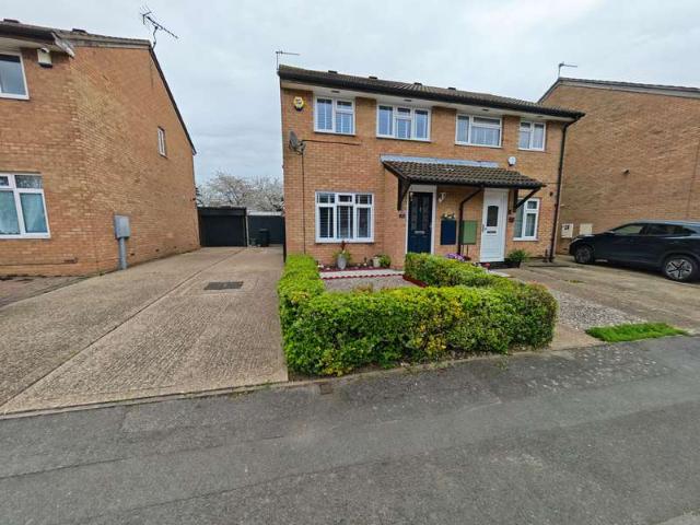 Property for sale in Yeading, Greater London