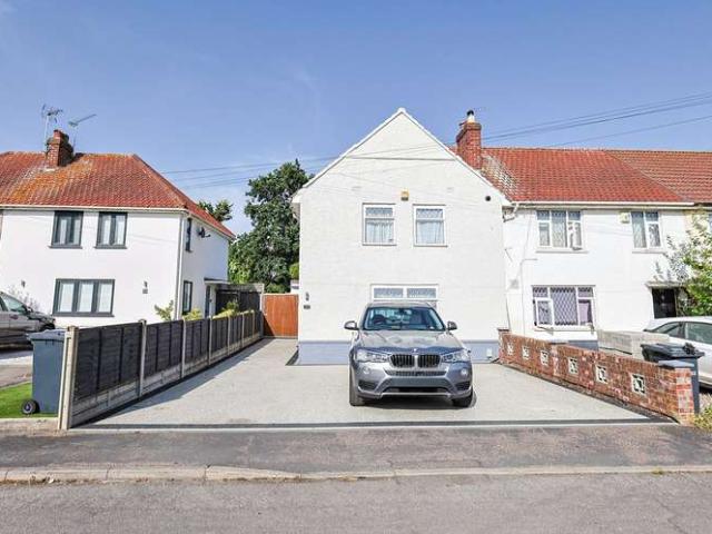 Property for rent in Churchgate, Broxbourne