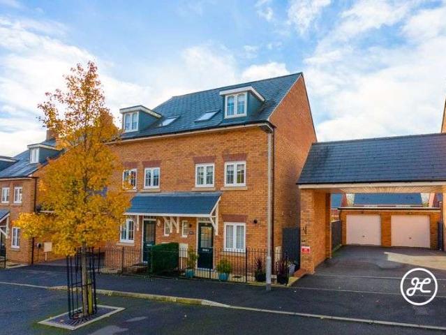 Property for sale in Priorswood, Taunton