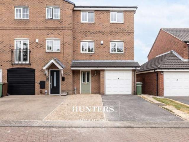 Property for sale in Whitwood, West Yorkshire