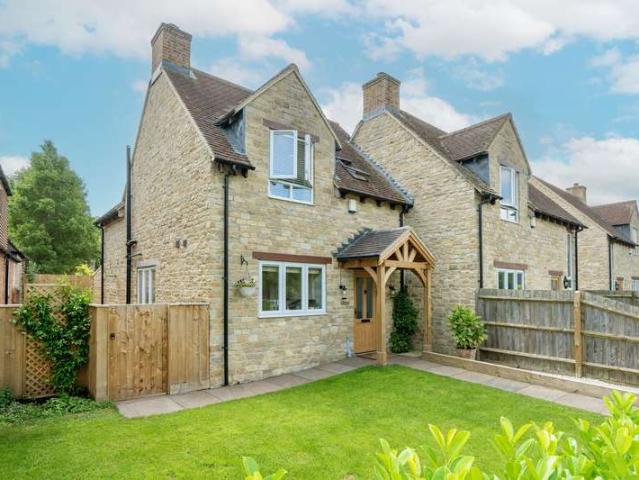 Property for sale in Marsh Gibbon, Buckinghamshire