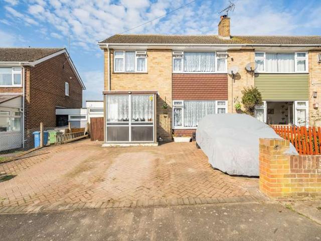 Property for sale in Oad Street, Kent