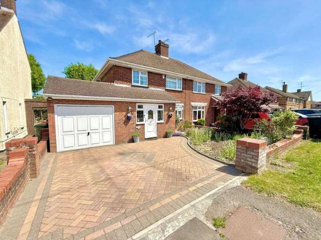 Property for sale in Beecroft, Dunstable
