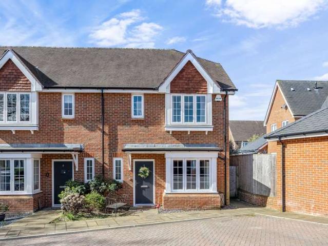 Property for sale in Cox Green, Horsham