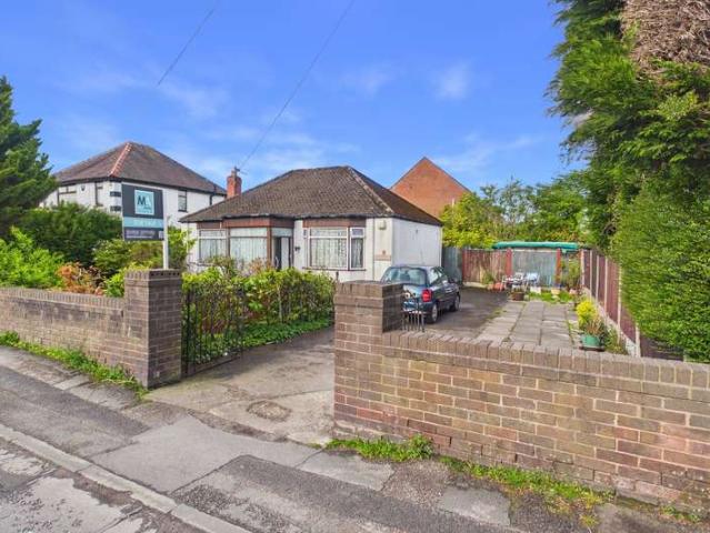 Property for sale in Lingley Green, Warrington