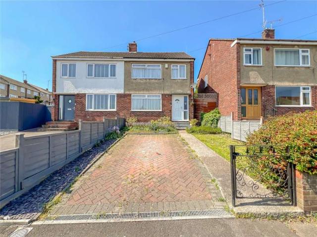 Property for sale in Kingswood