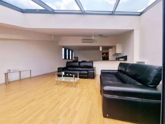 Property for rent in Waterfront, Calderstones