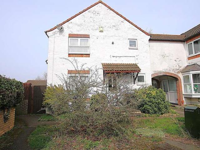 Property for sale in Southfields, Northampton