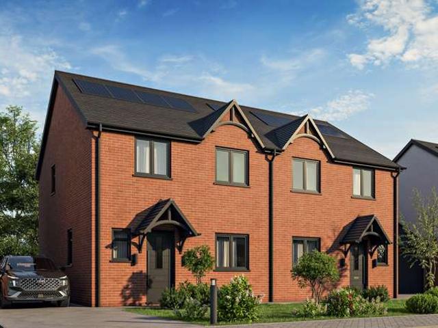 Property for sale in Bromsgrove, Worcestershire