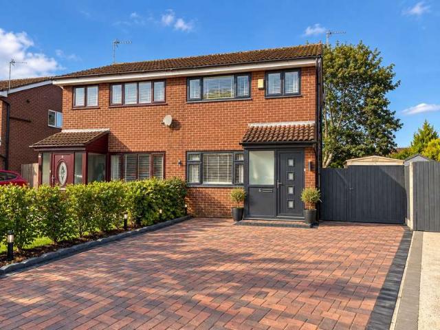 Property for sale in Oakwood