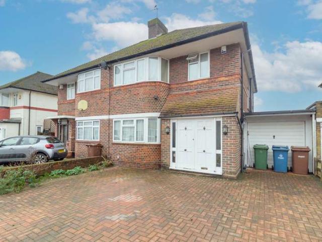 Property for sale in Little Stanmore, Greater London