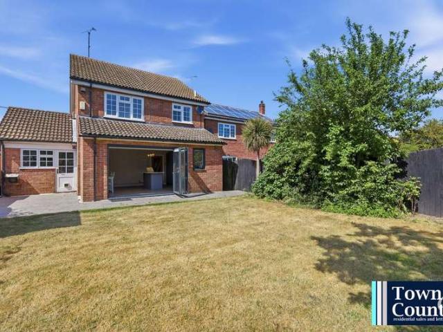 Property for sale in Hare Green, Dale Hill