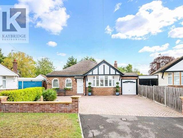 Property for sale in Stoneleigh, Ewell