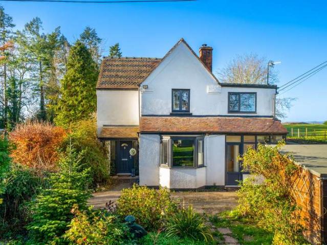 Property for sale in Rochford, Forthampton