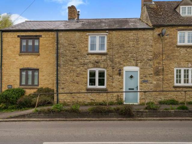 Property for sale in Hailey, Black Bourton