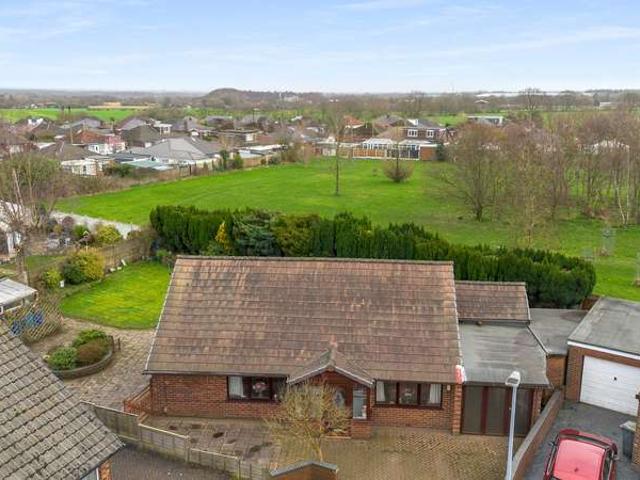 Property for sale in Stubshaw Cross, Wigan