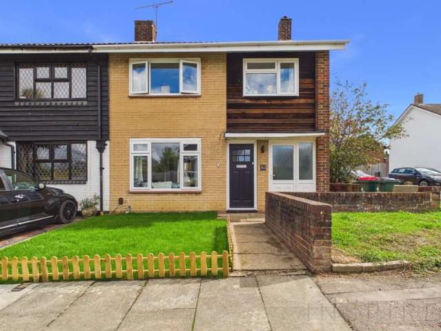Property for sale in Gossops Green, Crawley
