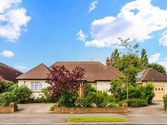 Property for sale in Worcester Park, Greater London